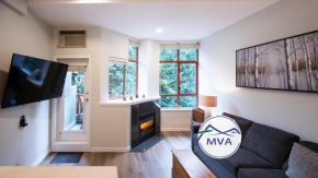 Alpenglow Lodge Snooze Studio with Den by MVA Whistler